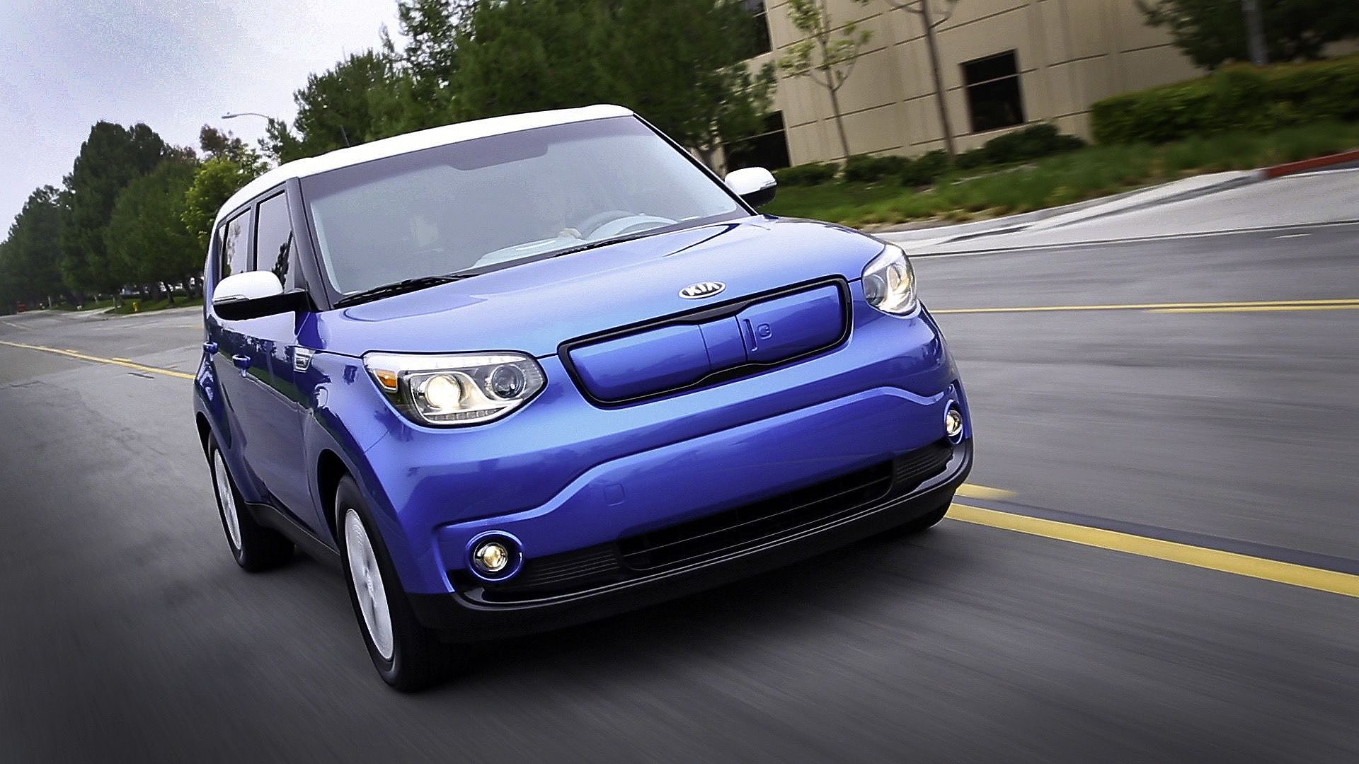 2017 Kia Soul EV in blue