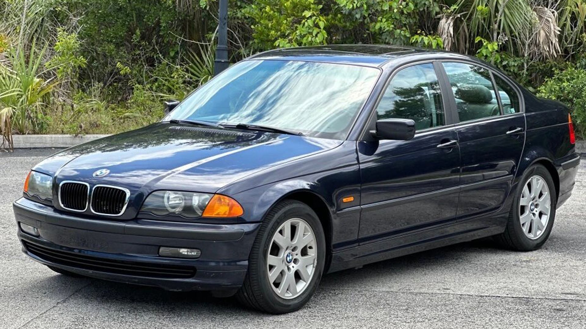 Blue BMW 3 Series E46 sedan