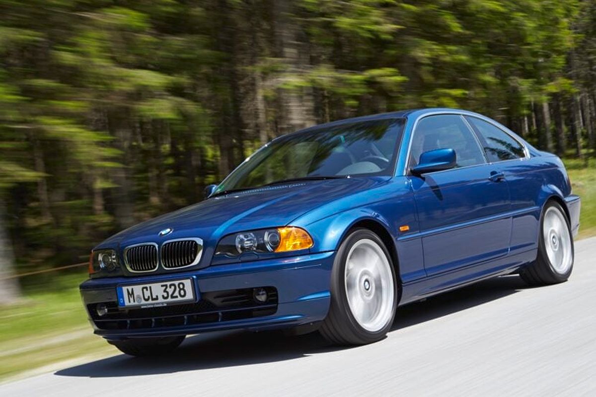 E46 3 Series in blue on the road